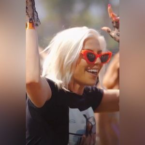 Meet your Posher, Cortney